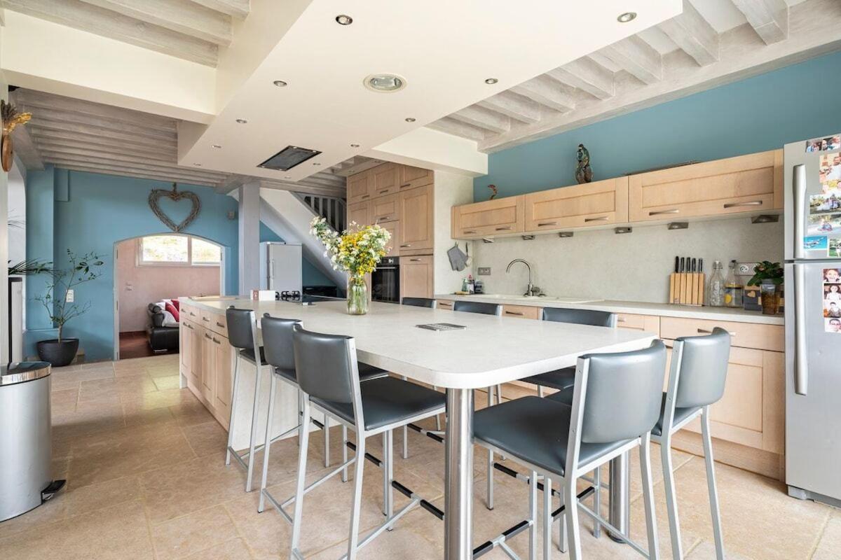 La Villa Moursoise 4 Etoiles Ngoại thất bức ảnh