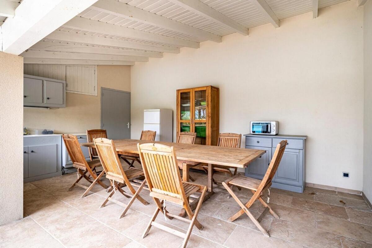 La Villa Moursoise 4 Etoiles Ngoại thất bức ảnh