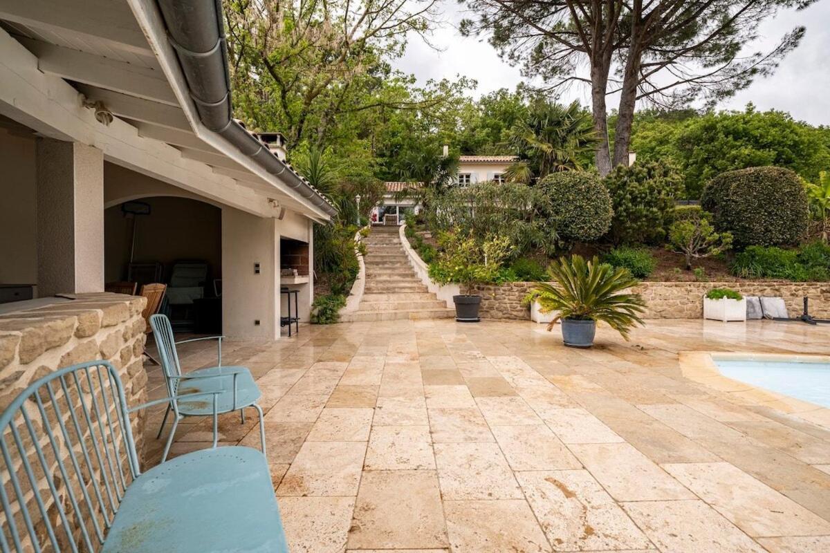 La Villa Moursoise 4 Etoiles Ngoại thất bức ảnh