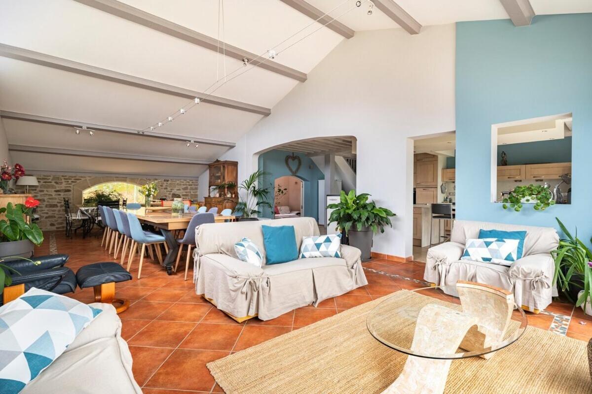 La Villa Moursoise 4 Etoiles Ngoại thất bức ảnh