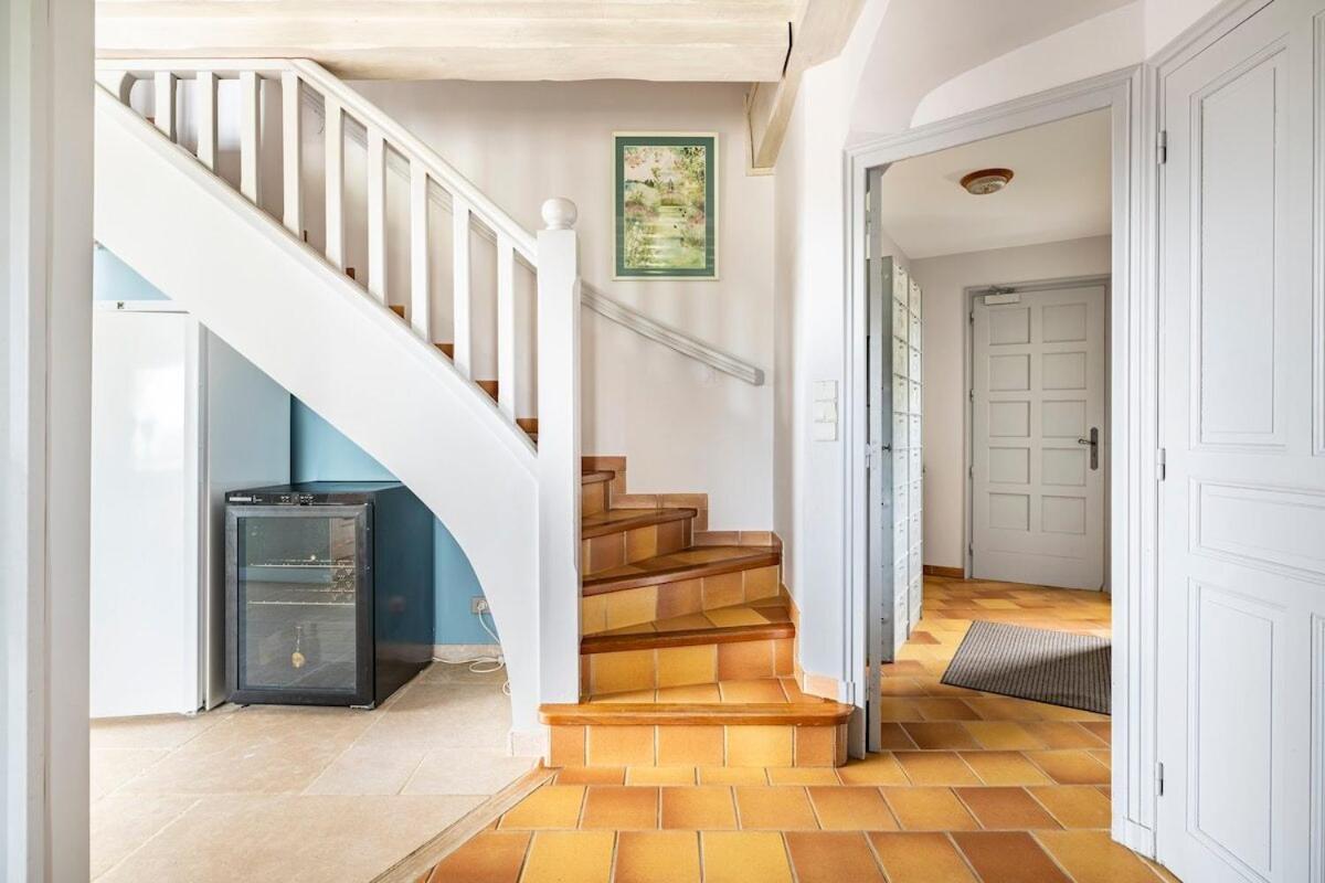 La Villa Moursoise 4 Etoiles Ngoại thất bức ảnh
