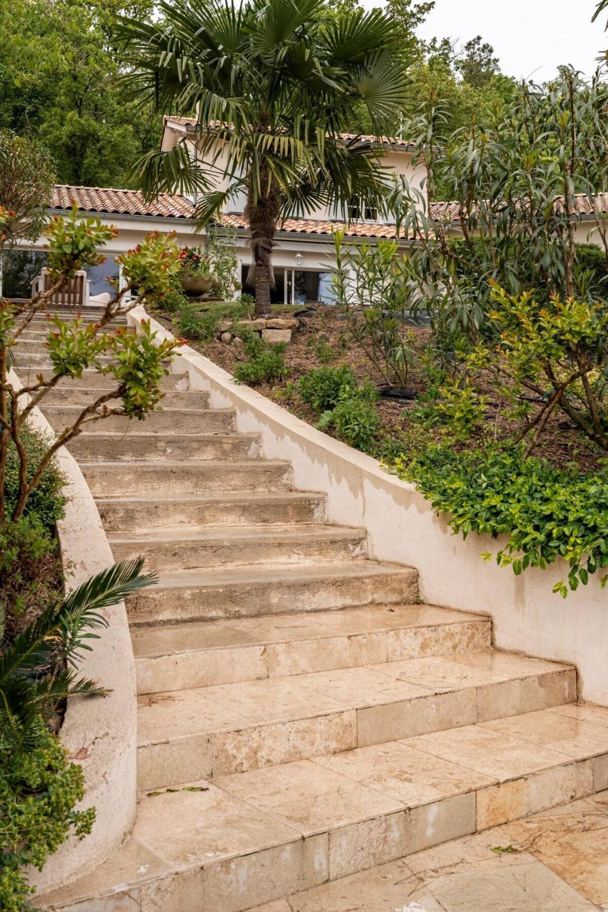 La Villa Moursoise 4 Etoiles Ngoại thất bức ảnh